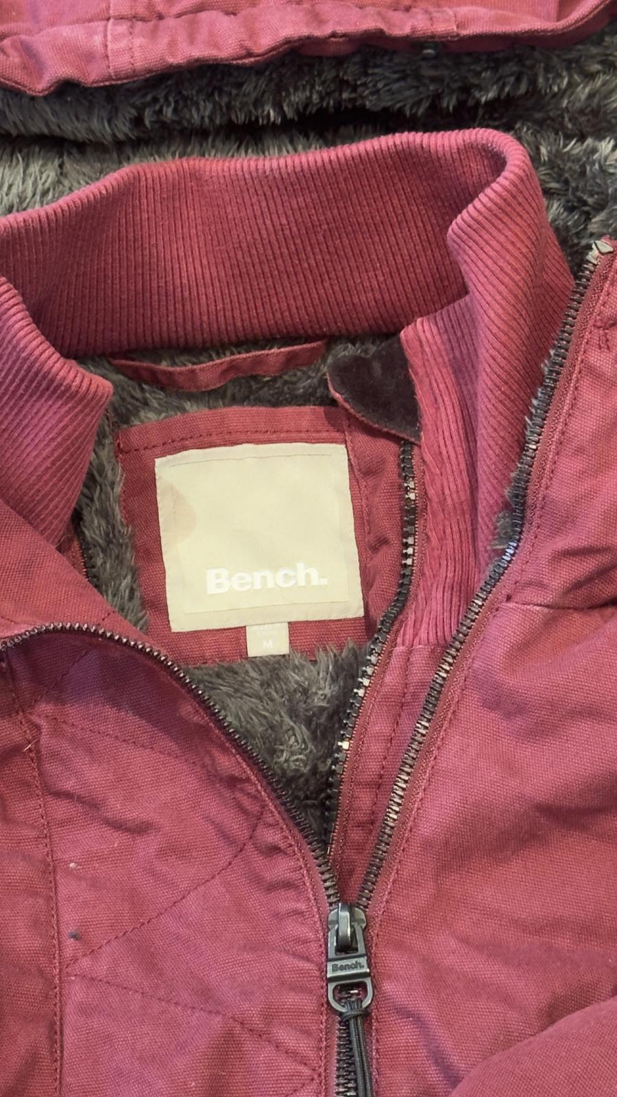 Women’s Bench hooded jacket in red