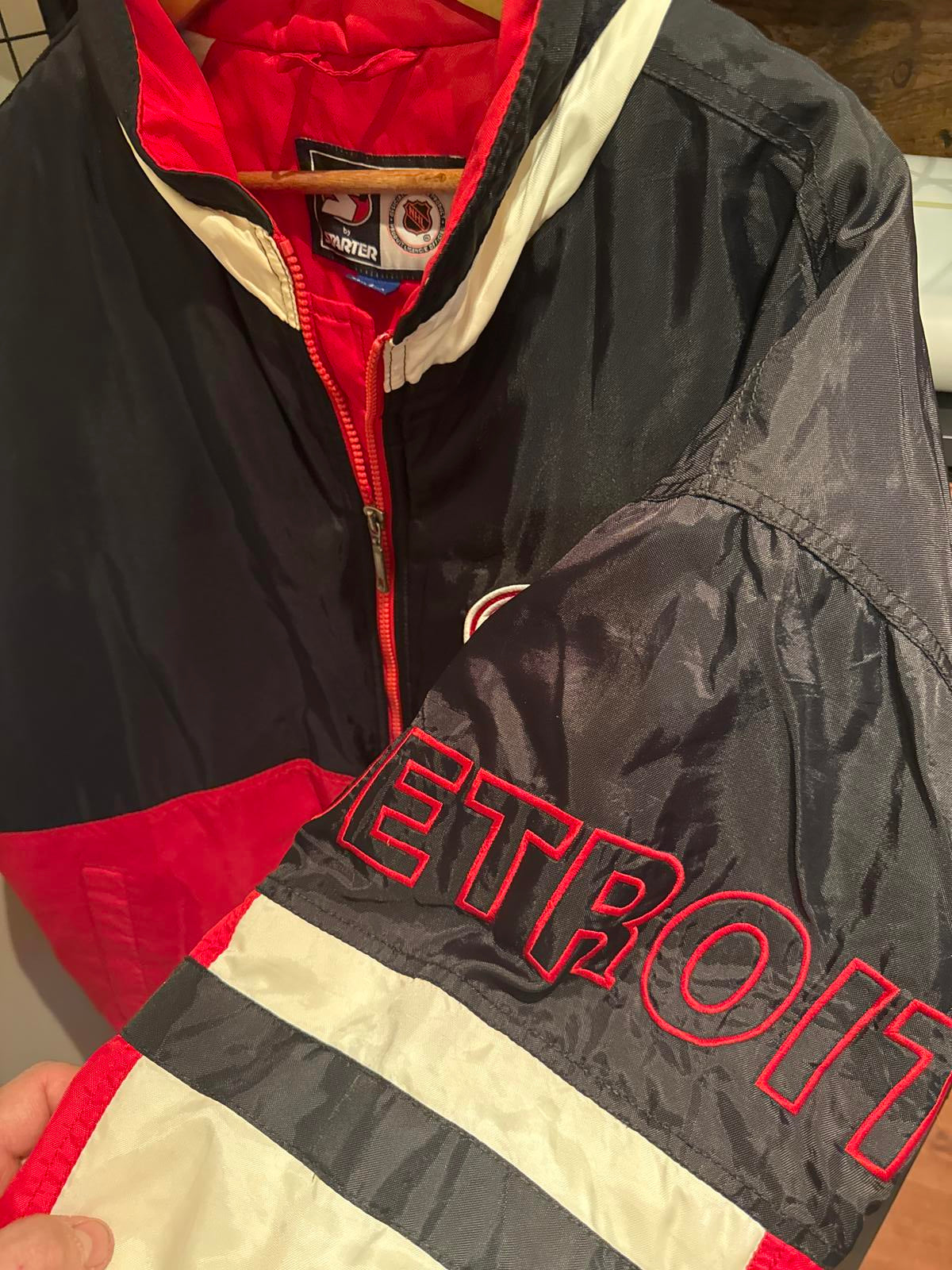 Starter Detroit Red Wings puffer jacket