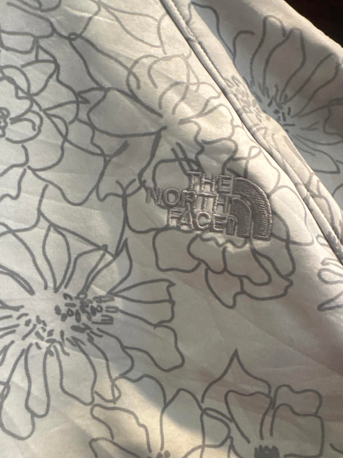 The north face women’s windbreaker jacket