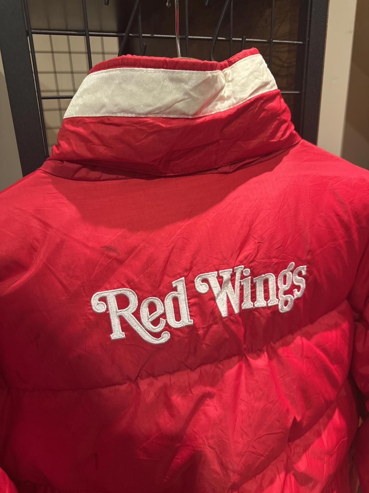 NHL licensed Pro Player Red Wings puffer jacket - detail image 3