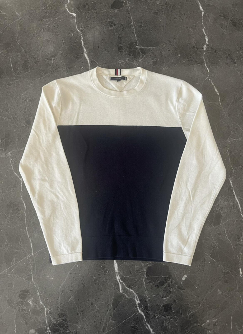 Tommy Hilfiger Men's Large Black and White Crew Neck Sweater