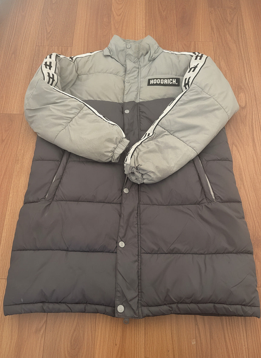 Hoodrich Long Puffer Jacket in Grey and Black with Logo Tape - detail image 4