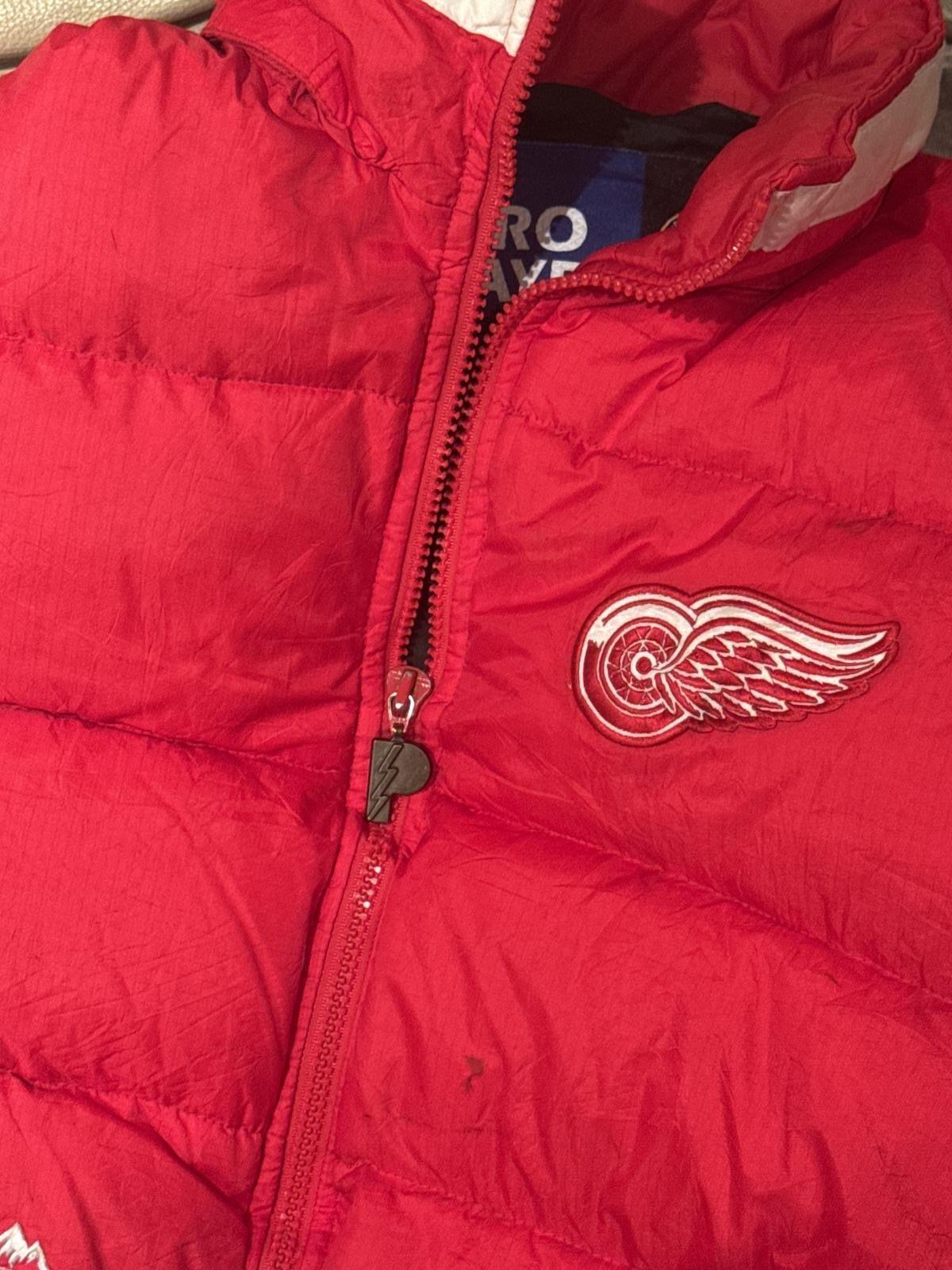 NHL licensed Pro Player Red Wings puffer jacket - detail image 5