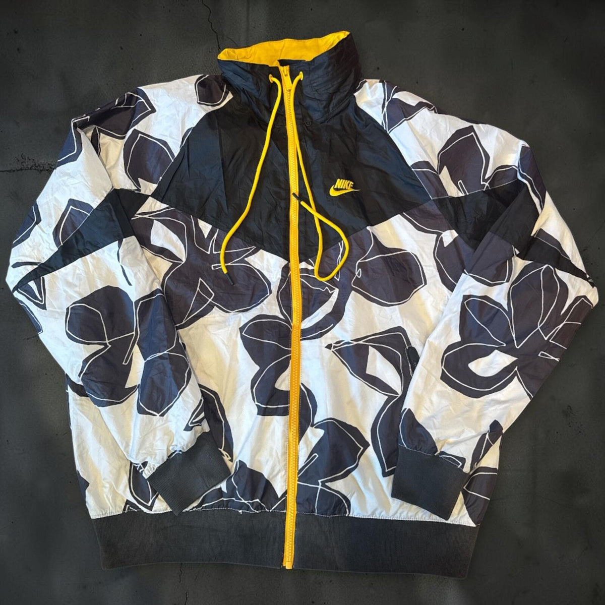 Nike Y2K Floral Print Full Zip Windbreaker Jacket Black/Gold