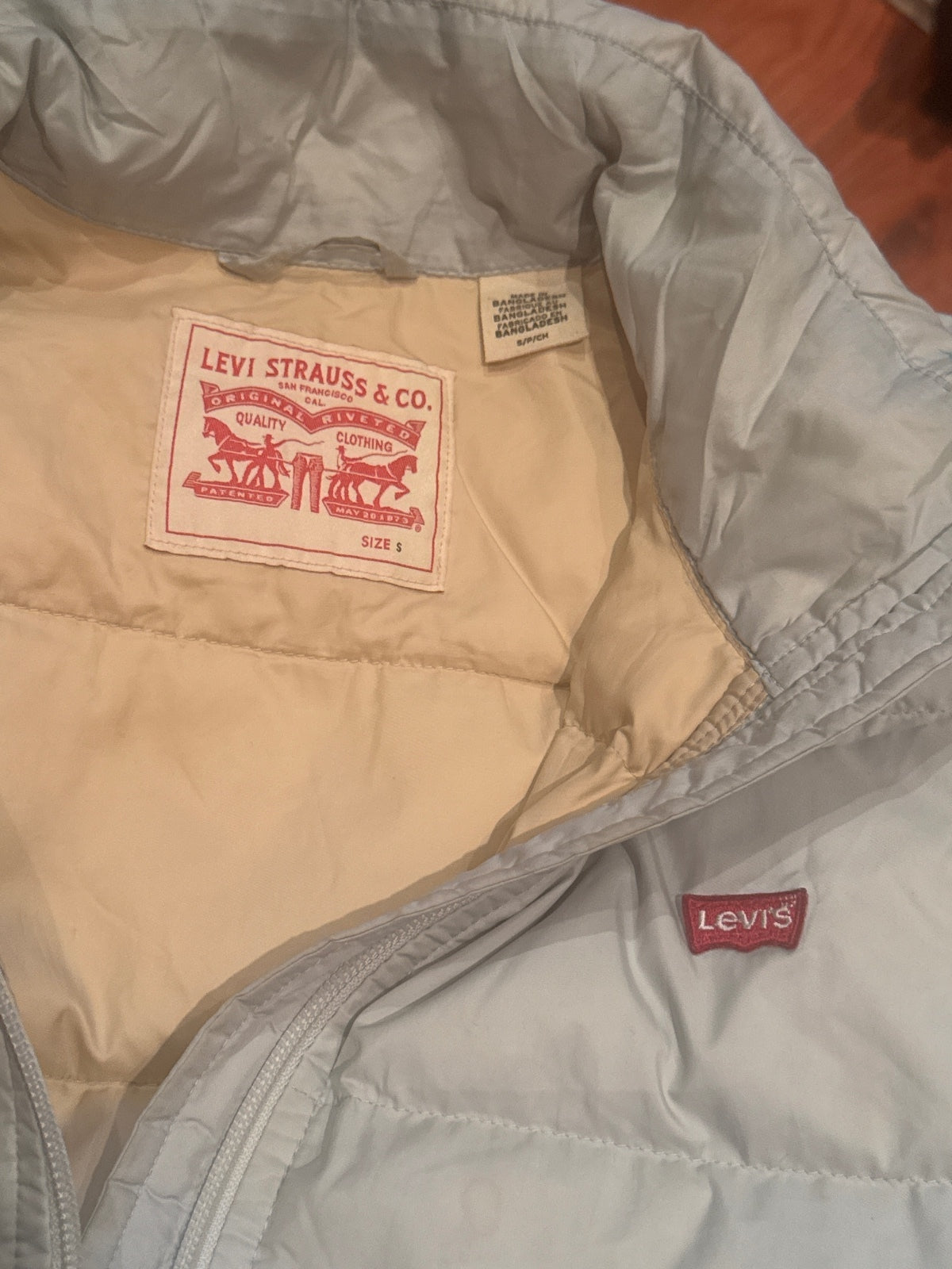 Levi's cream / pale blue Quilted Zip-Up Jacket Size S – product photograph 6 of 8