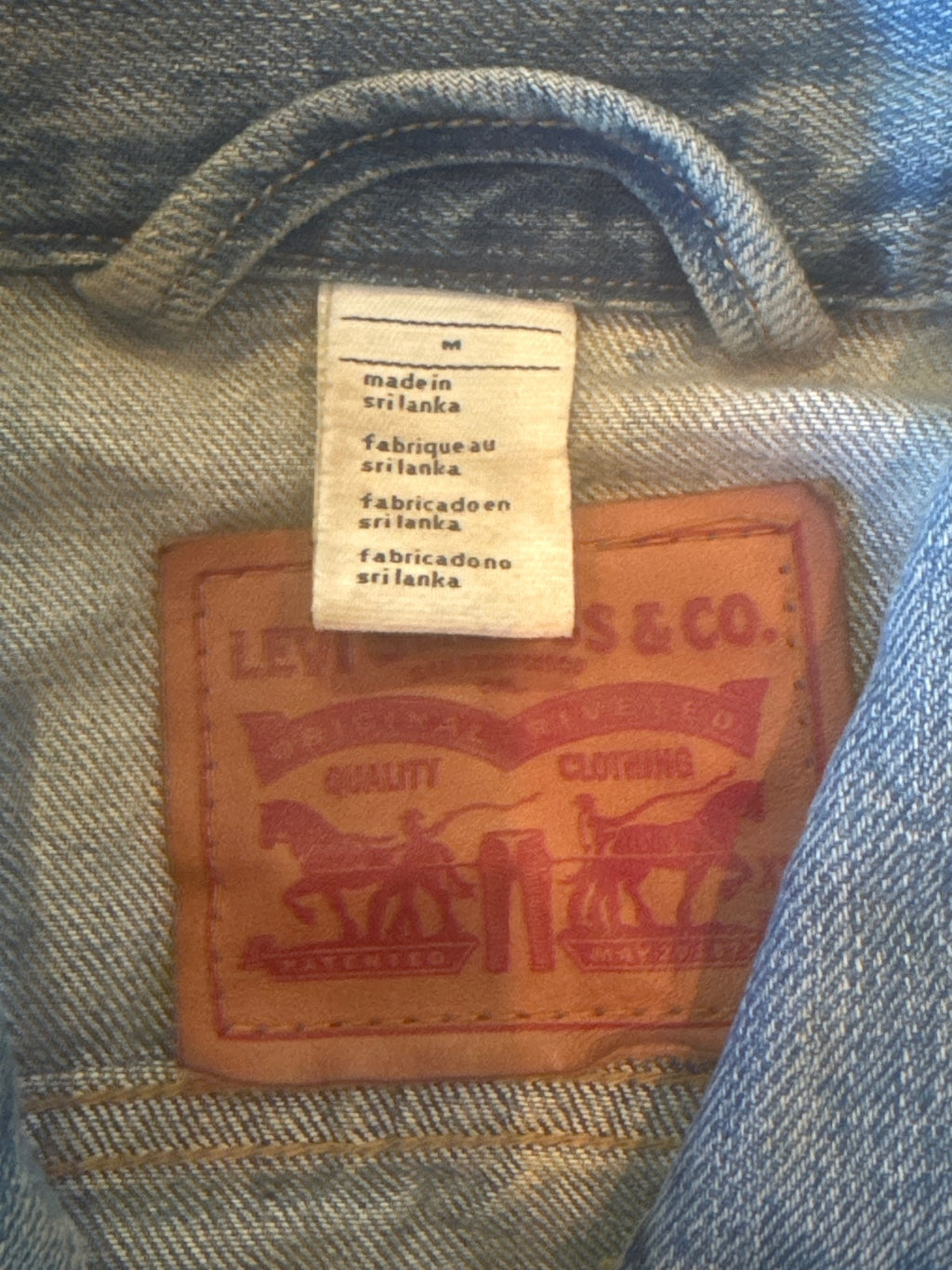 Levi's Classic Blue Denim Jacket Medium Size - detail image 4