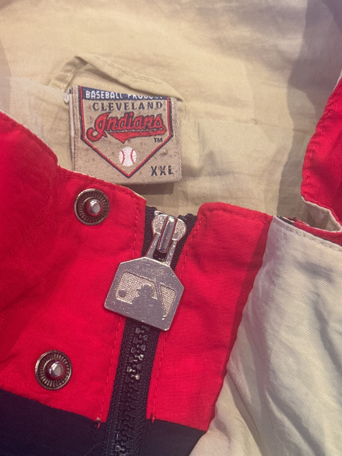 Cleveland Indians Vintage Puma Nylon Jacket XXL – product photograph 8 of 9