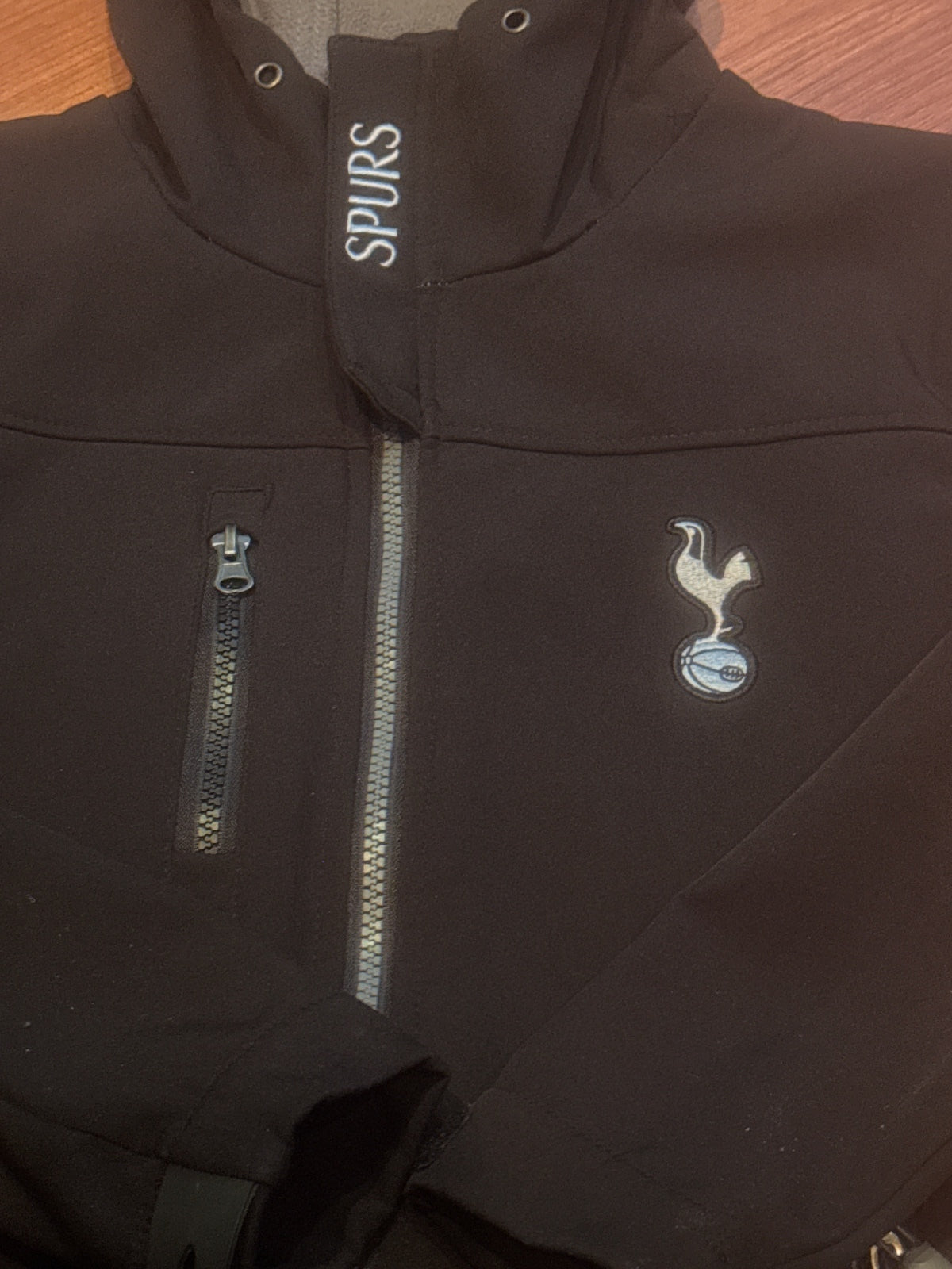 Tottenham Hotspur Black Softshell Hooded Jacket Size 7-8 - detail image 3
