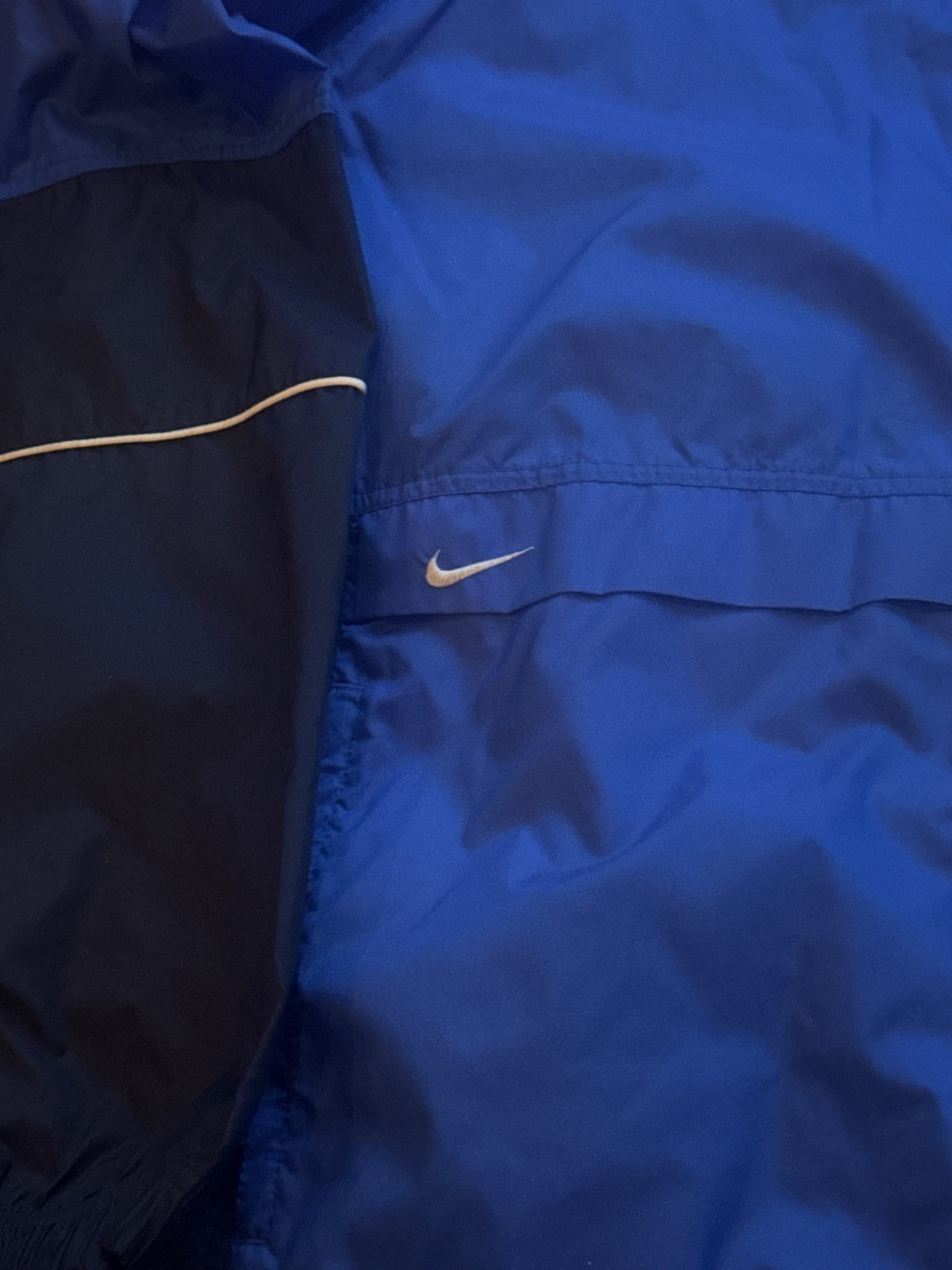 Nike Men's vintage tag Blue and Black Windbreaker Jacket - detail image 3