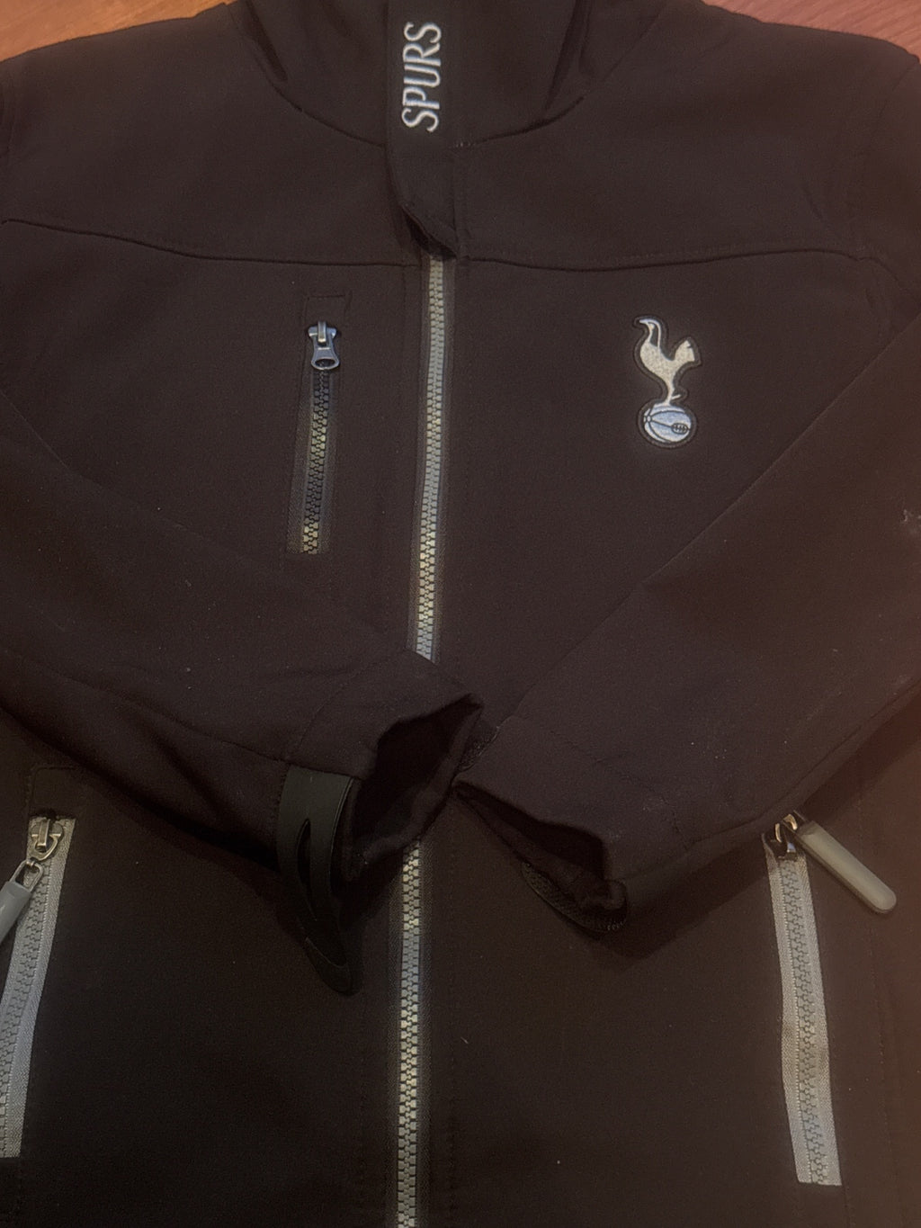 Tottenham Hotspur Black Softshell Hooded Jacket Size 7-8 - detail image 2
