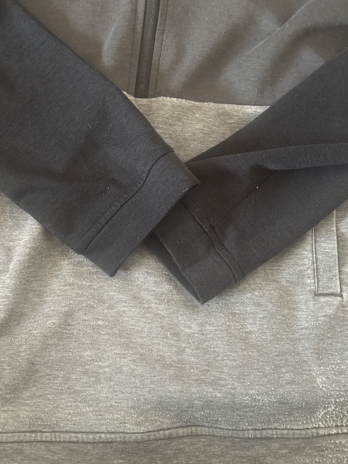 The North Face boys Full Zip Hoodie Sweatshirt in Black, Dk - detail image 3