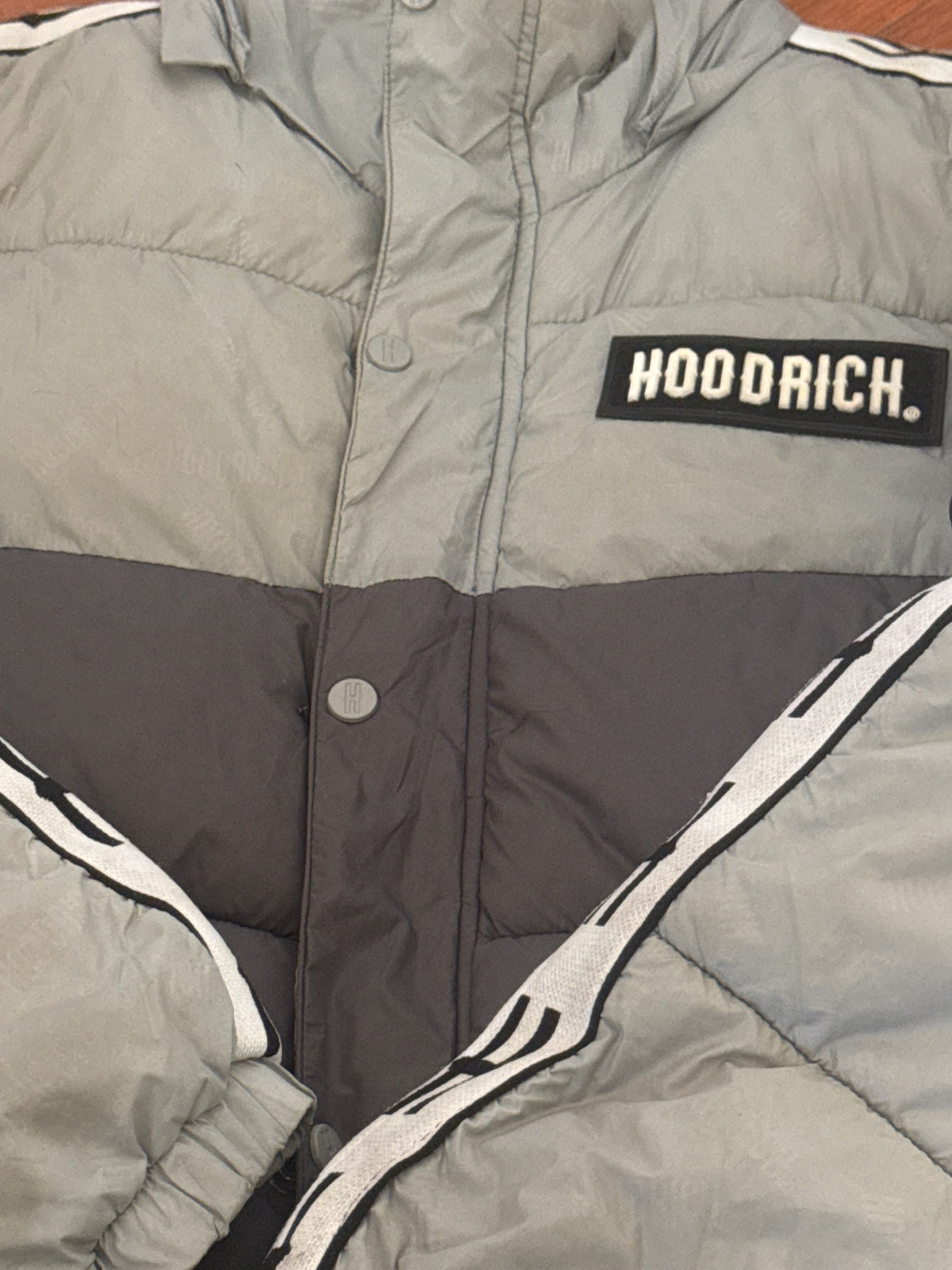 Hoodrich Long Puffer Jacket in Grey and Black with Logo Tape - detail image 3