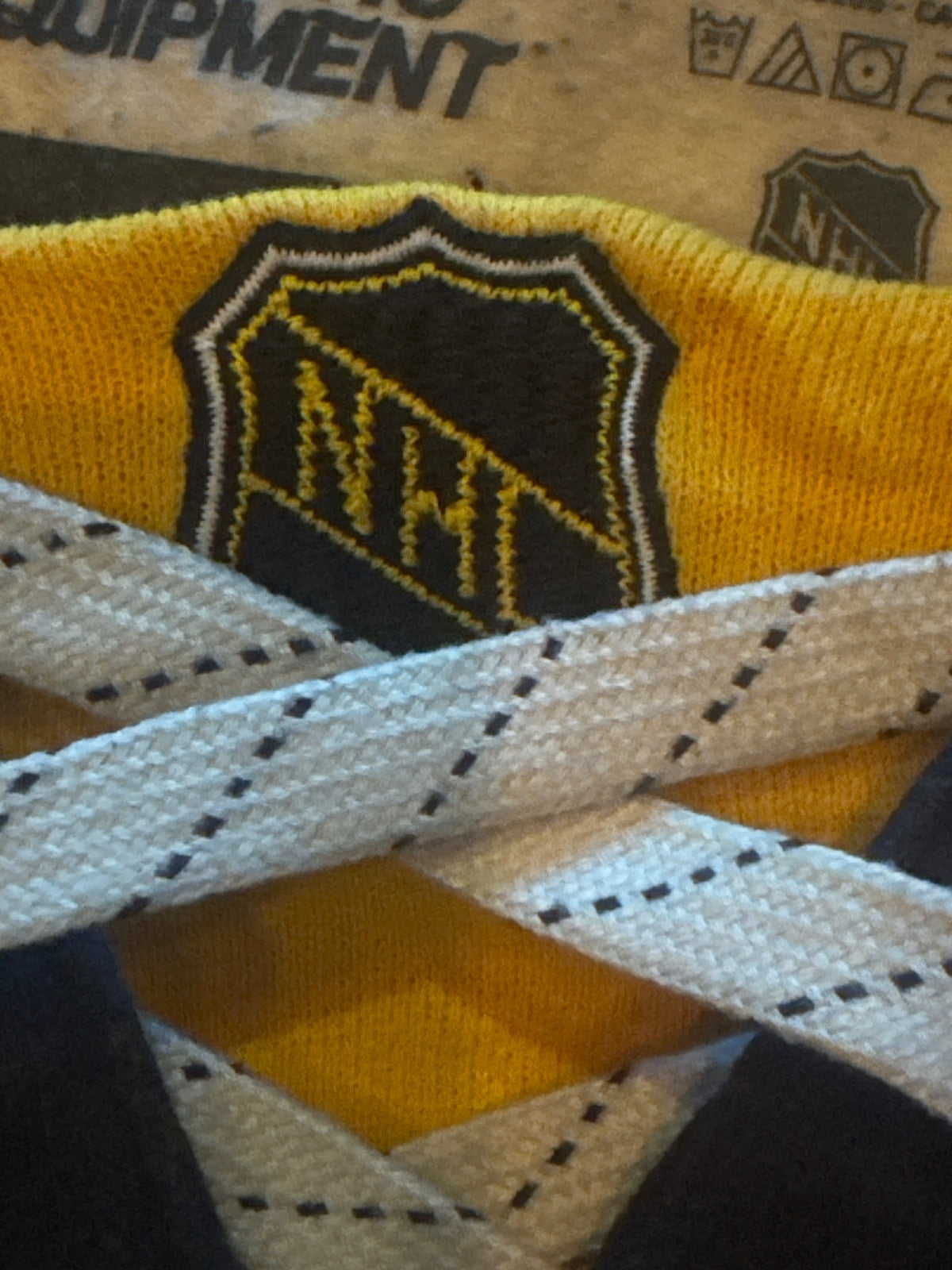CCM Boston Bruins NHL Hoodie Sweatshirt Medium - detail image 8