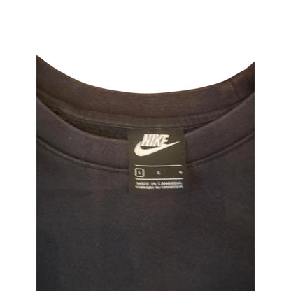 Mens vintage size large black label Nike pullover jumper with embroidered logo on the front ￼