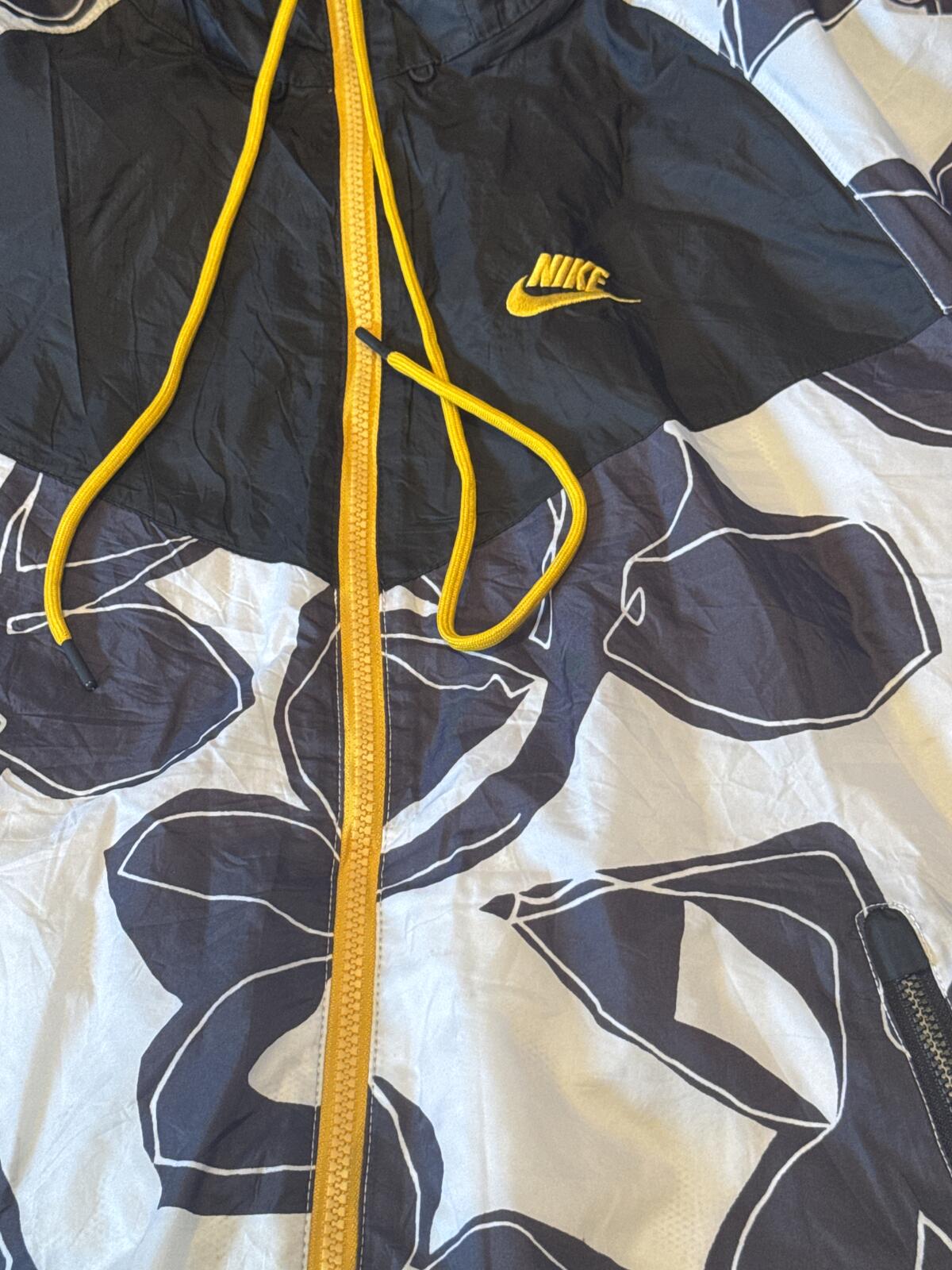 Nike Y2K Floral Print Full Zip Windbreaker Jacket Black/Gold